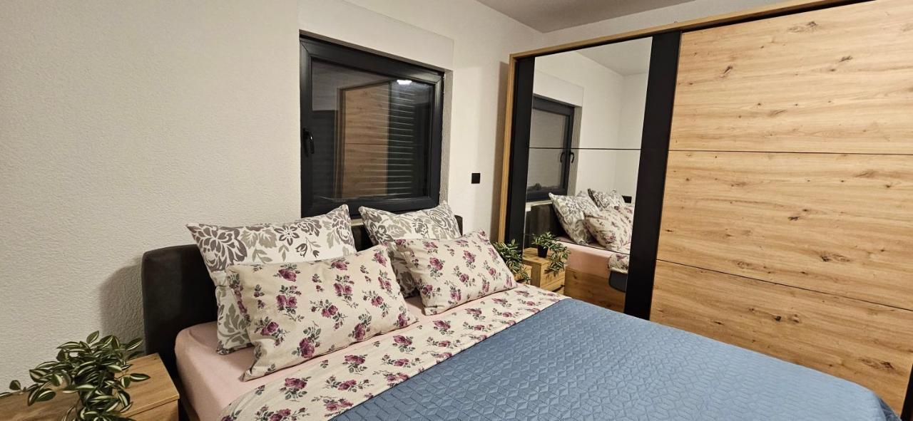 Betty Apartments Borik - Whole Ground Floor Rovinj Exterior foto